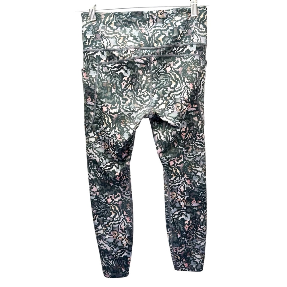 Athleta Ultimate Stash 7/8 Tight, Kinetic Abstract Multi, Medium Leggings - Picture 6 of 14